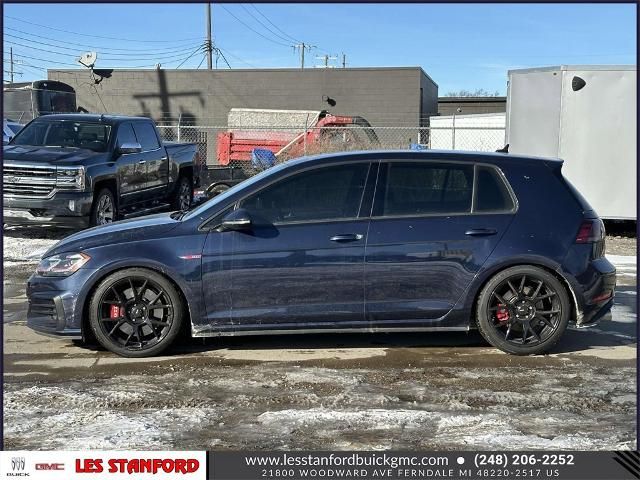 2019 Volkswagen Golf GTI SE