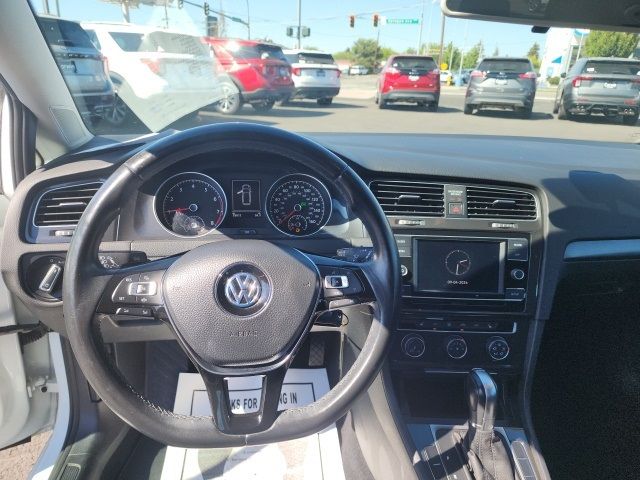 2019 Volkswagen Golf SportWagen S