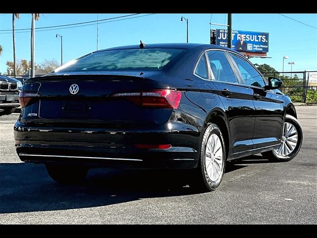 2019 Volkswagen Jetta R-Line