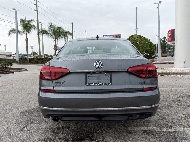 2019 Volkswagen Passat 2.0T SE R-Line