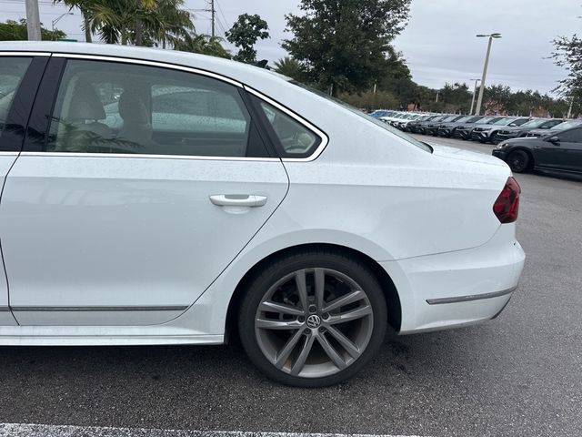 2019 Volkswagen Passat 2.0T SE R-Line