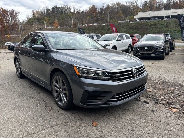 2019 Volkswagen Passat 2.0T SE R-Line