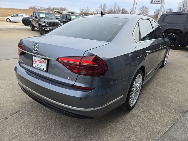 2019 Volkswagen Passat 2.0T SE R-Line