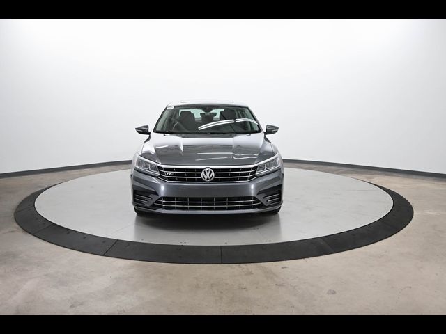 2019 Volkswagen Passat 2.0T SE R-Line