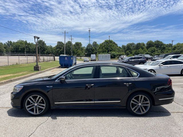 2019 Volkswagen Passat 2.0T SE R-Line