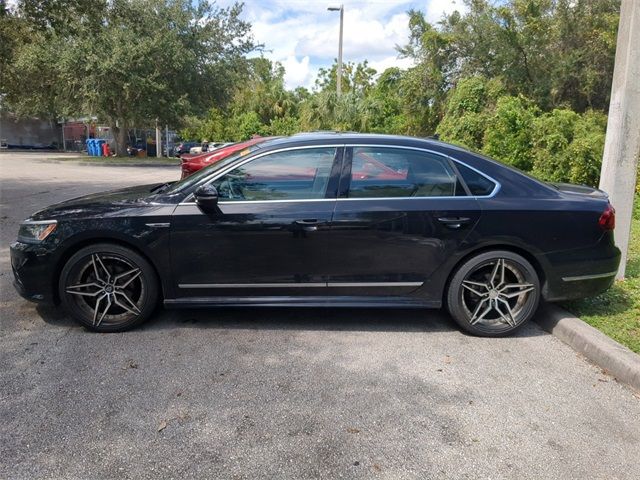 2019 Volkswagen Passat 2.0T SE R-Line