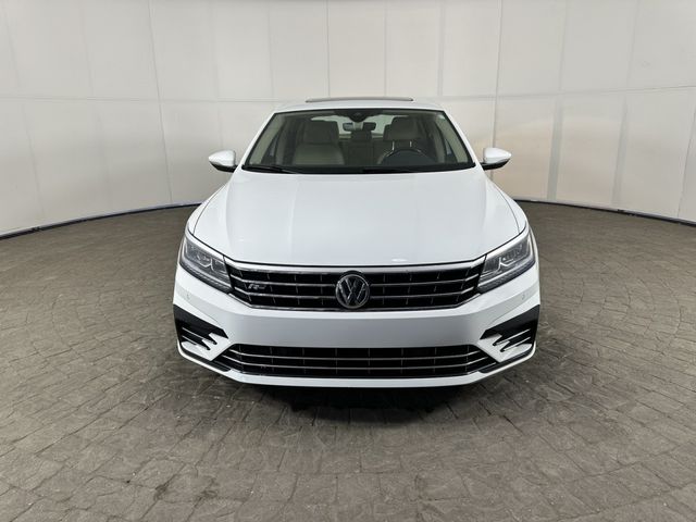 2019 Volkswagen Passat 2.0T SE R-Line