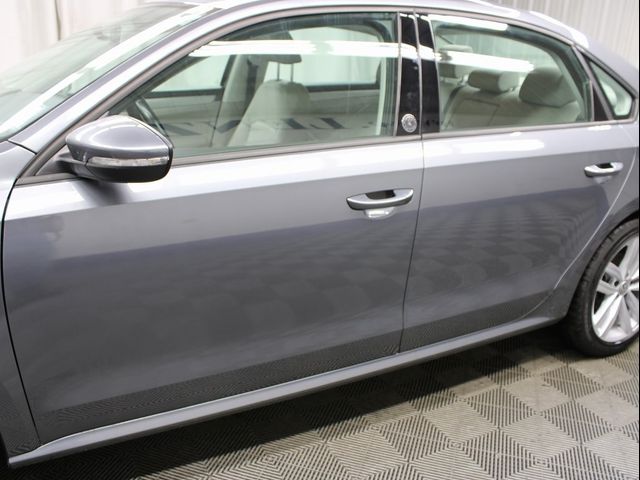 2019 Volkswagen Passat 2.0T Wolfsburg Edition
