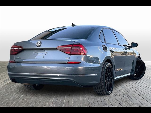 2019 Volkswagen Passat 2.0T Wolfsburg Edition