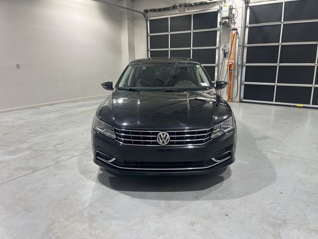 2019 Volkswagen Passat 2.0T Wolfsburg Edition