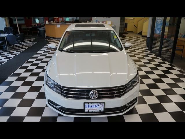 2019 Volkswagen Passat 2.0T Wolfsburg Edition