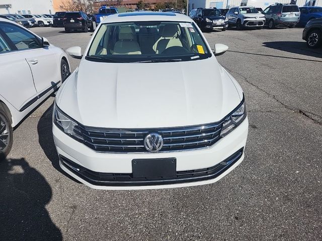 2019 Volkswagen Passat 2.0T Wolfsburg Edition