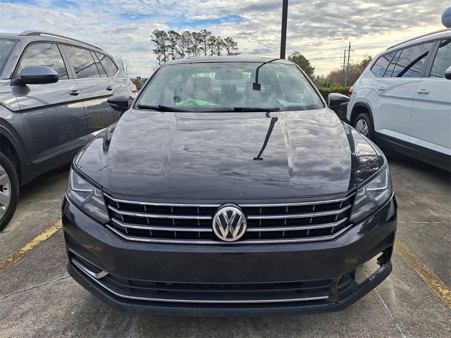 2019 Volkswagen Passat 2.0T Wolfsburg Edition