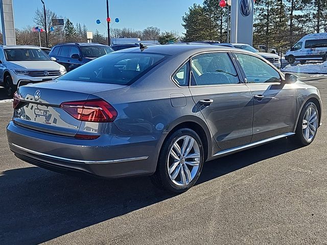 2019 Volkswagen Passat 2.0T Wolfsburg Edition