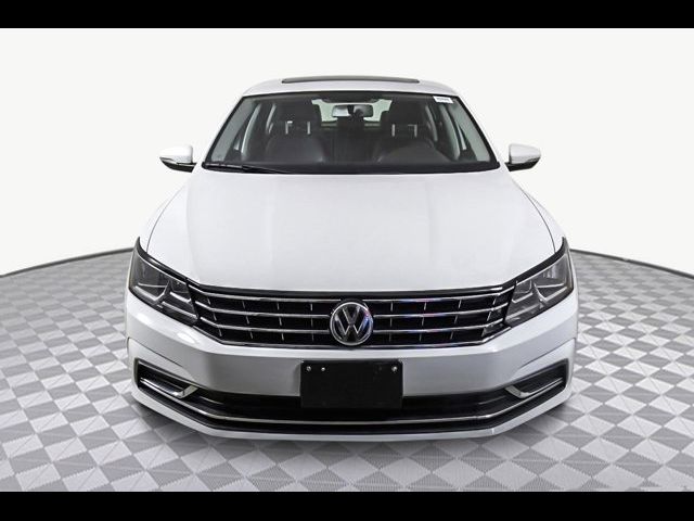 2019 Volkswagen Passat 2.0T Wolfsburg Edition