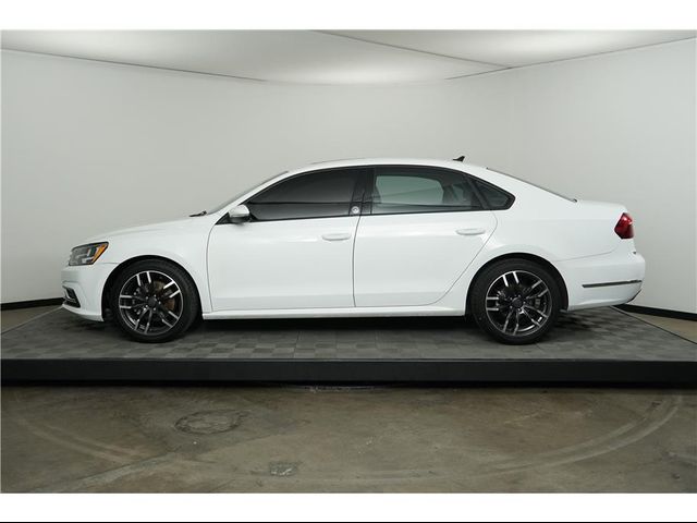 2019 Volkswagen Passat 2.0T Wolfsburg Edition