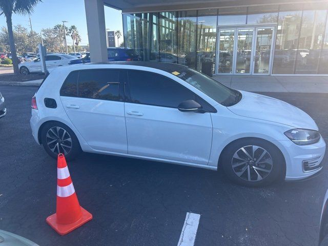 2019 Volkswagen e-Golf SE