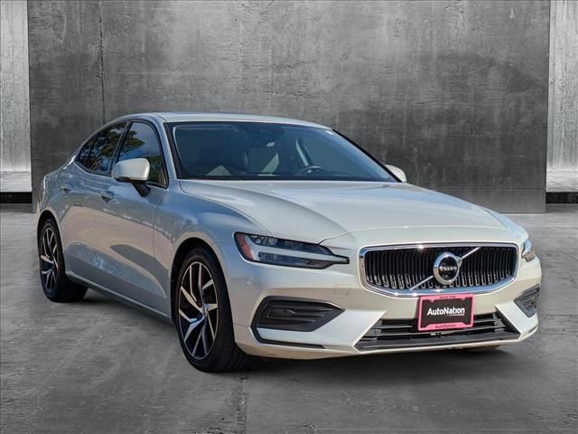 2019 Volvo S60 Momentum