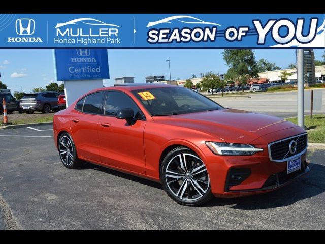 2019 Volvo S60 R-Design