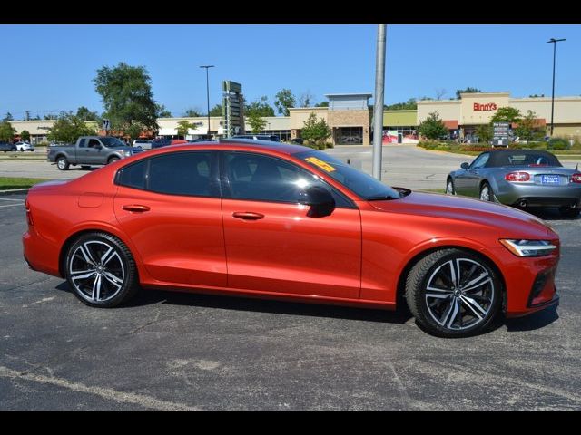 2019 Volvo S60 R-Design