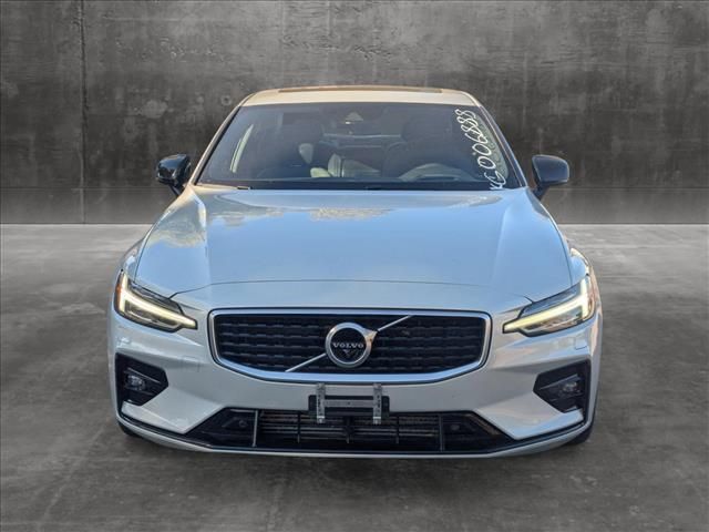 2019 Volvo S60 R-Design