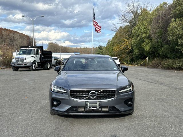 2019 Volvo S60 R-Design