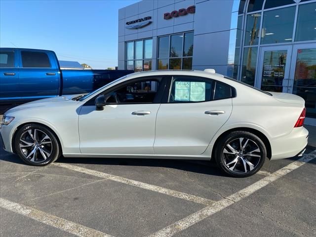 2019 Volvo S60 R-Design