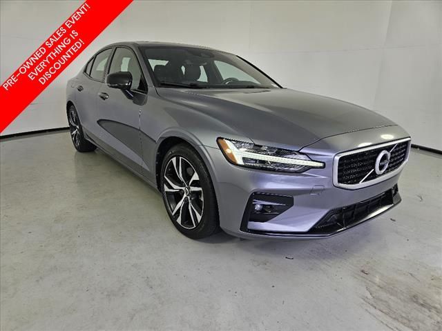 2019 Volvo S60 R-Design