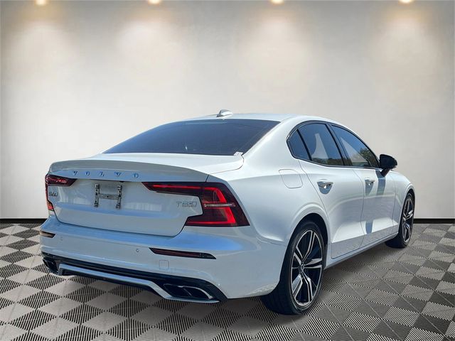 2019 Volvo S60 R-Design