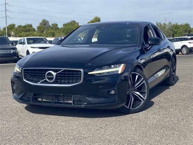 2019 Volvo S60 R-Design