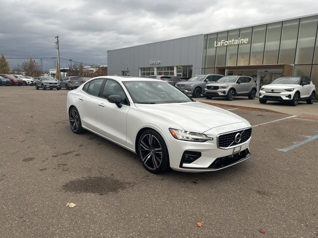 2019 Volvo S60 R-Design