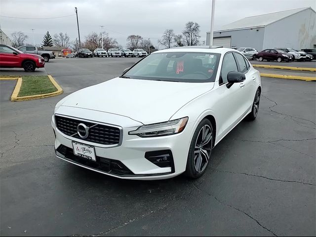 2019 Volvo S60 R-Design