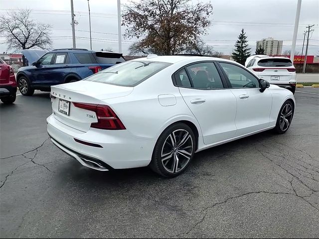 2019 Volvo S60 R-Design