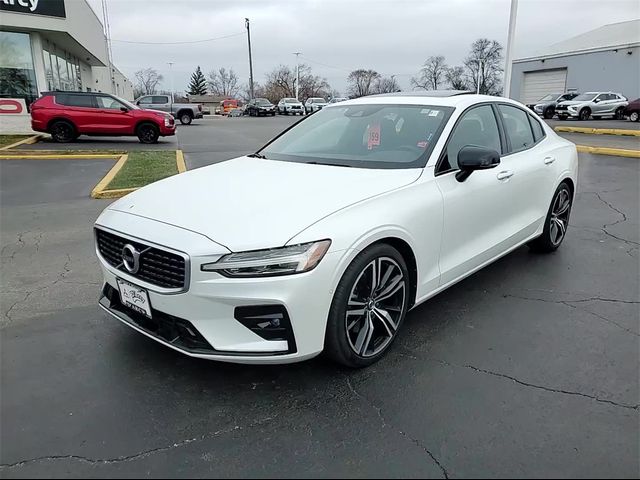 2019 Volvo S60 R-Design