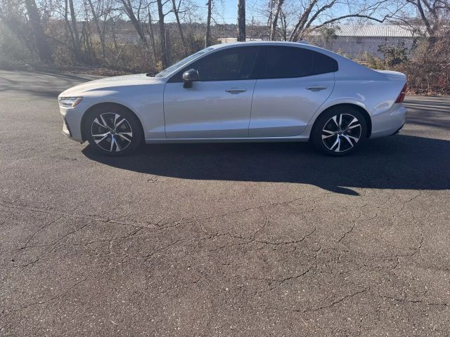 2019 Volvo S60 R-Design