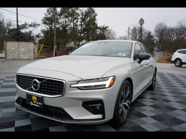 2019 Volvo S60 R-Design