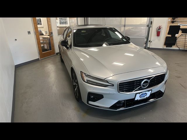 2019 Volvo S60 R-Design