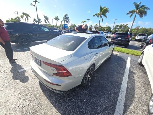 2019 Volvo S60 R-Design