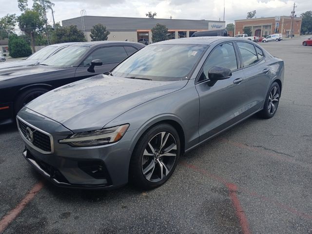 2019 Volvo S60 R-Design