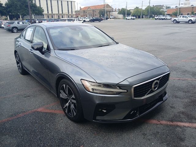 2019 Volvo S60 R-Design