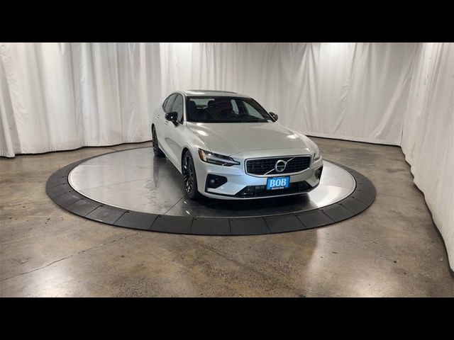 2019 Volvo S60 R-Design