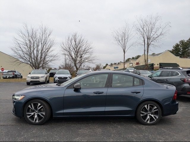 2019 Volvo S60 R-Design