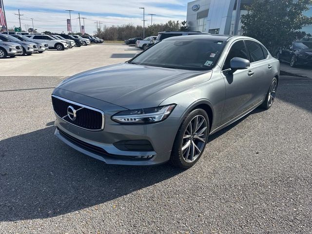 2019 Volvo S90 Momentum