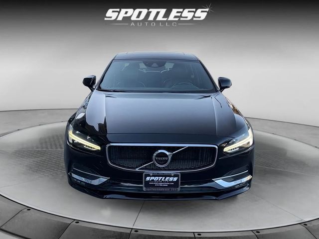 2019 Volvo S90 Momentum