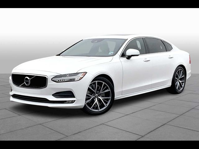 2019 Volvo S90 Momentum