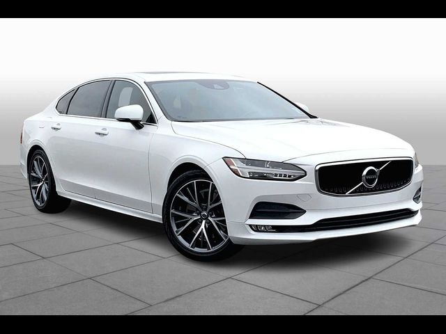 2019 Volvo S90 Momentum