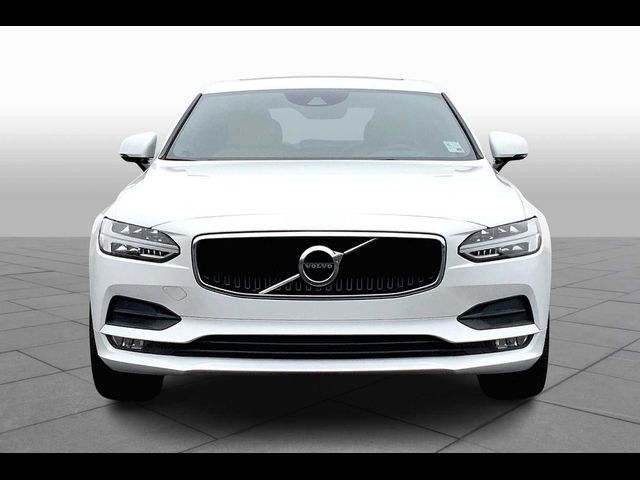 2019 Volvo S90 Momentum