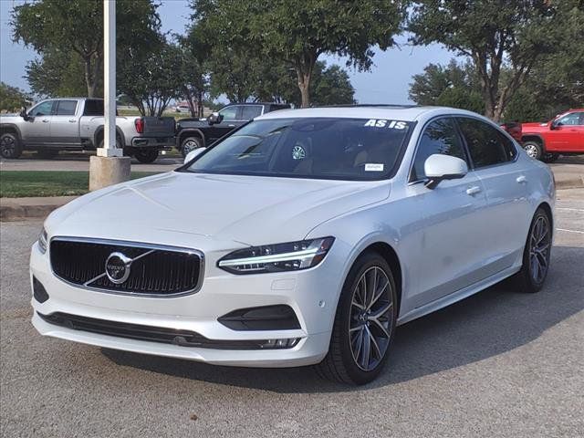 2019 Volvo S90 Momentum