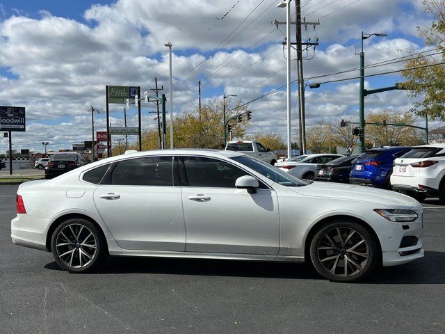 2019 Volvo S90 Momentum