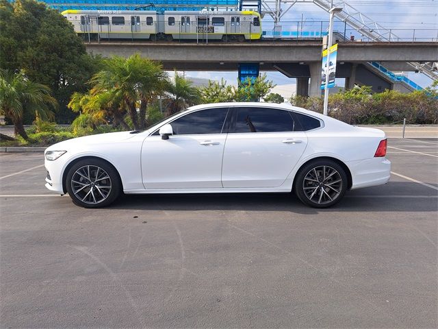 2019 Volvo S90 Momentum